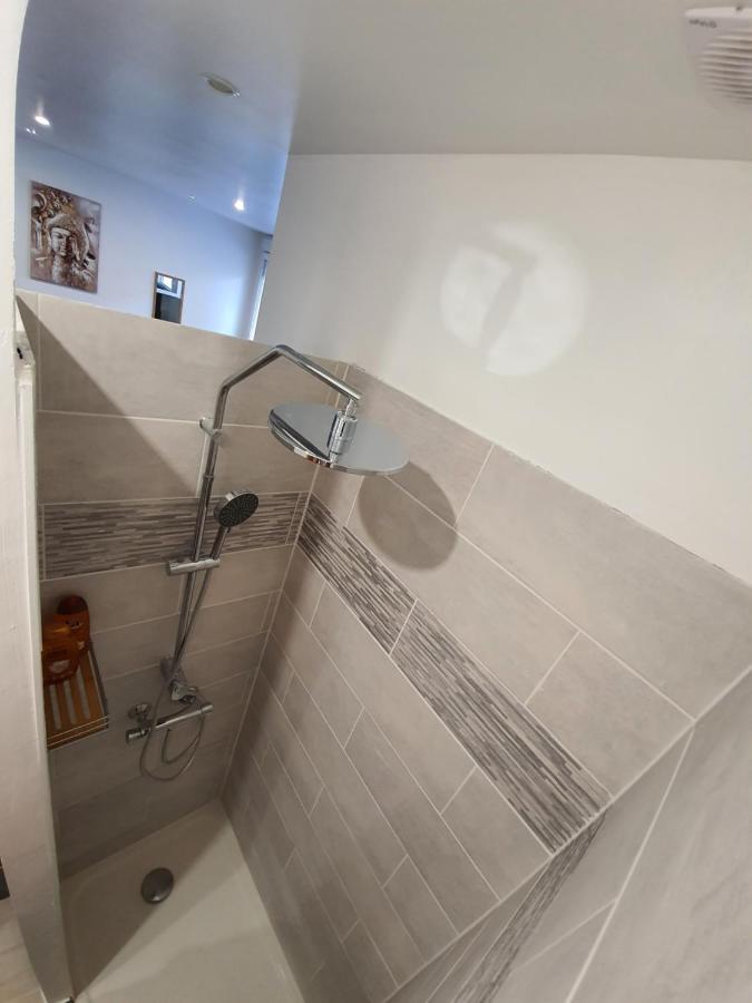 Suite Jacuzzi Privatif Plage Des Catalans Marsiglia Esterno foto
