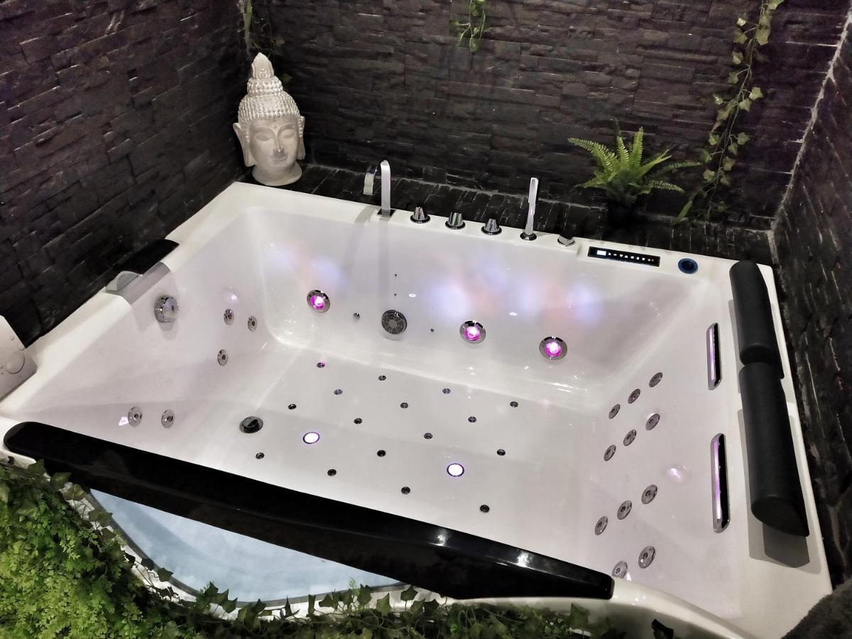 Suite Jacuzzi Privatif Plage Des Catalans Marsiglia Esterno foto