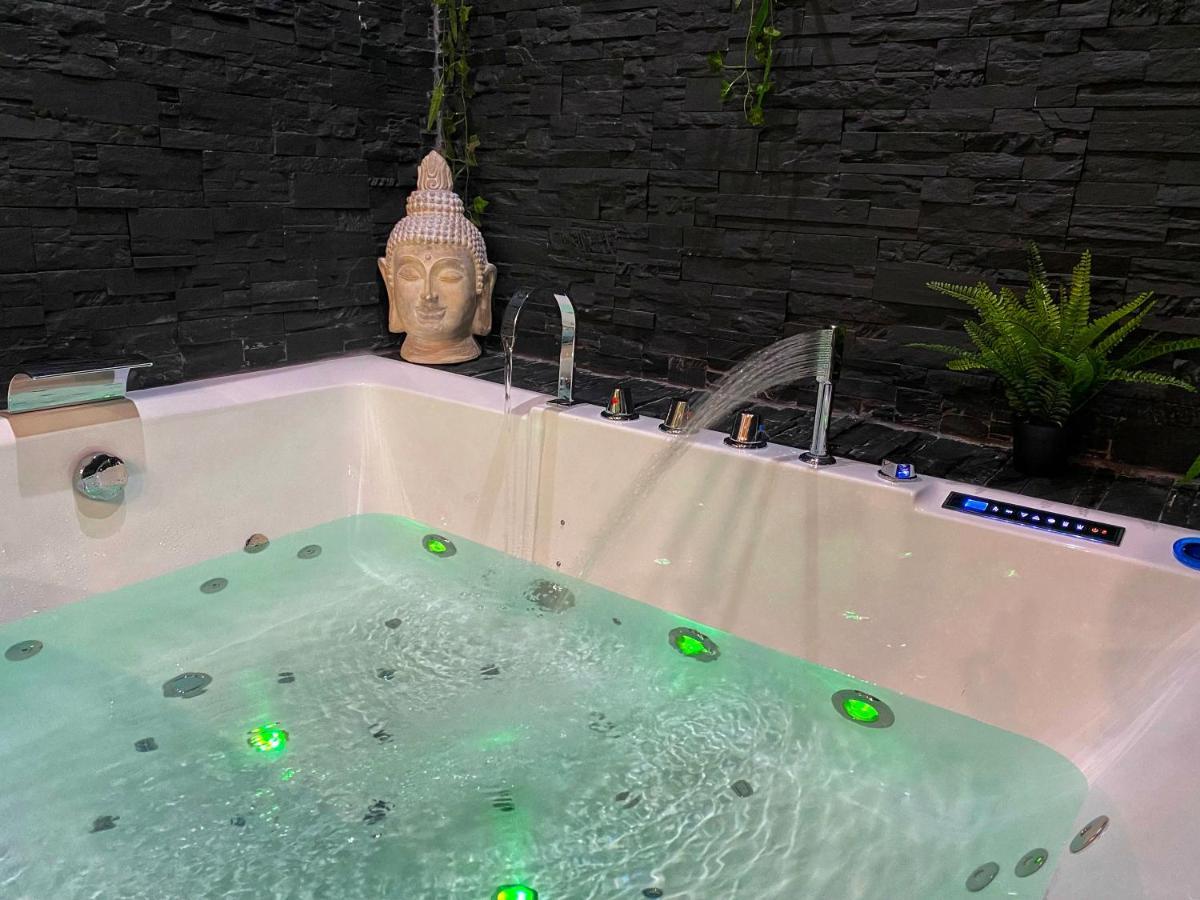 Suite Jacuzzi Privatif Plage Des Catalans Marsiglia Esterno foto