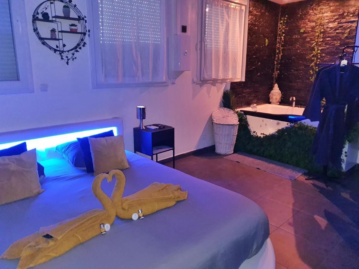 Suite Jacuzzi Privatif Plage Des Catalans Marsiglia Esterno foto